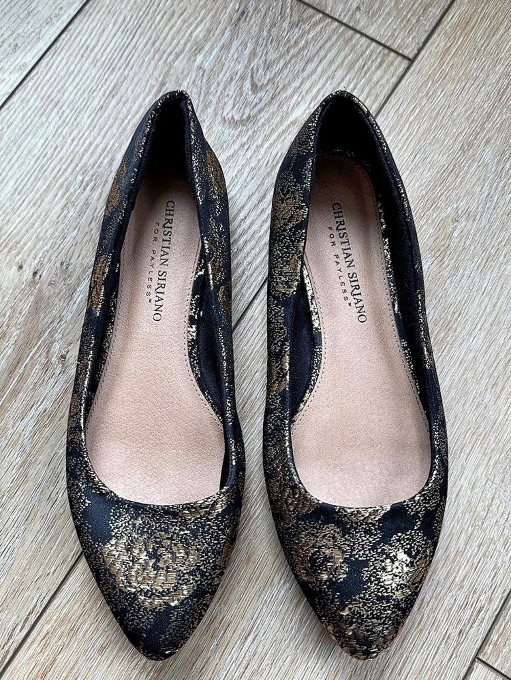 Christian Siriano Pointed-Toe Flats in Black & Gold Size 6.5